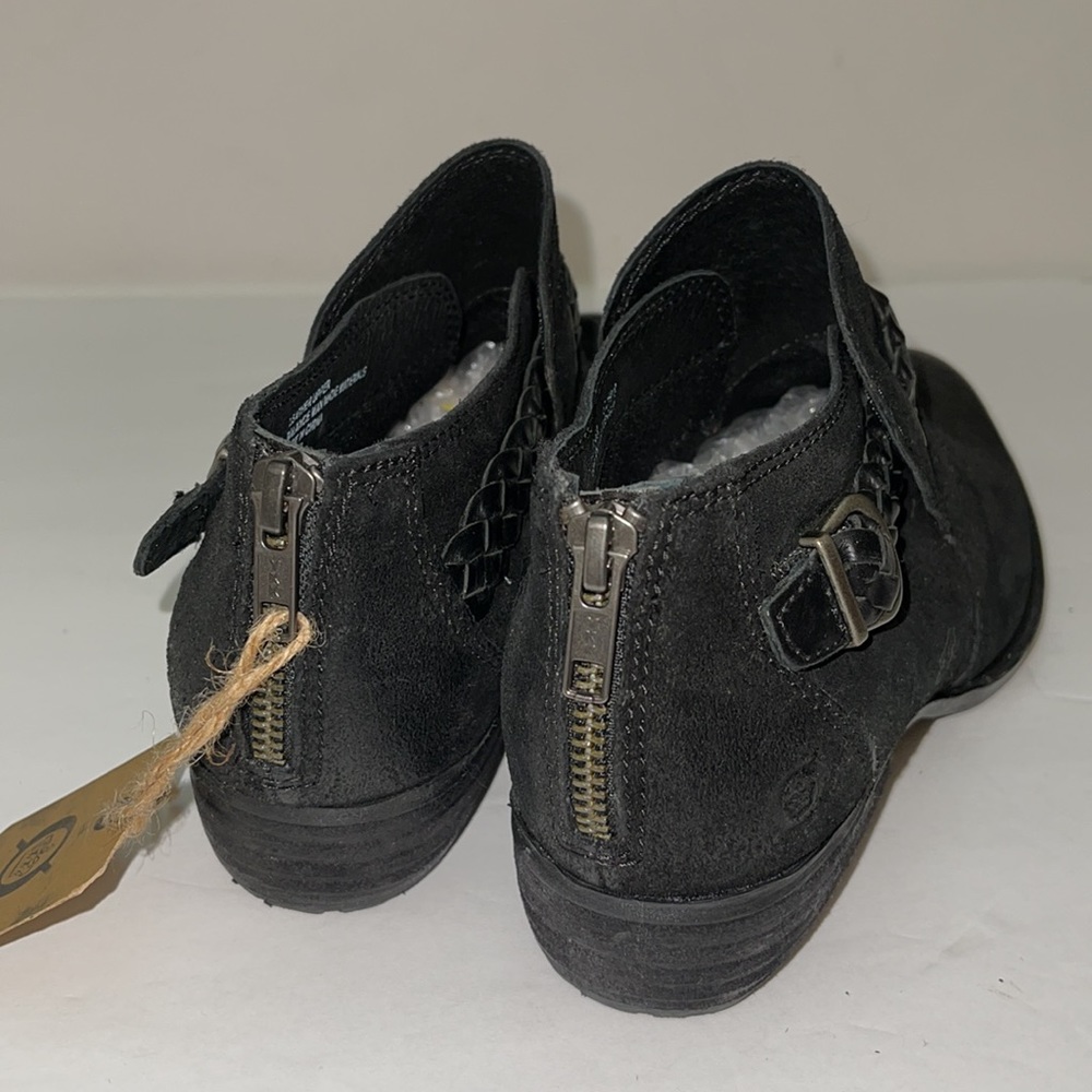 Born black round toe ankle boots sizes of 7 7.5 - Picture 5 of 10